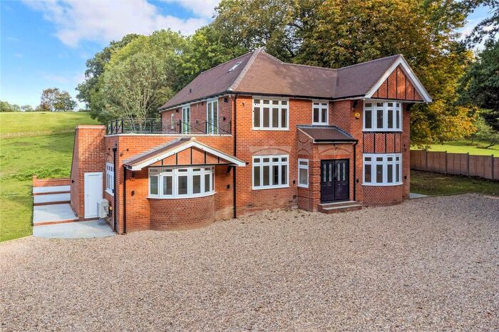 5 Bedroom Detached House For Sale In Bath Road, Knowl Hill, Reading, Berkshire, RG10