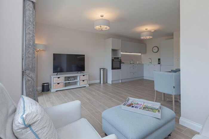2 Bedroom Flat For Sale In Melton Road, Leicester, LE4
