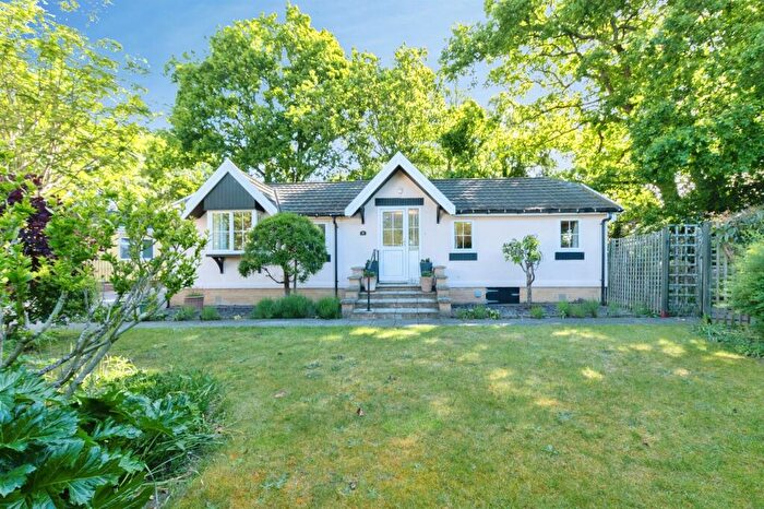 2 Bedroom Park Home For Sale In Dewlands Park, Verwood, BH31
