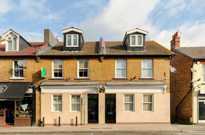 Studio To Rent In Lower Road, Sutton, SM1