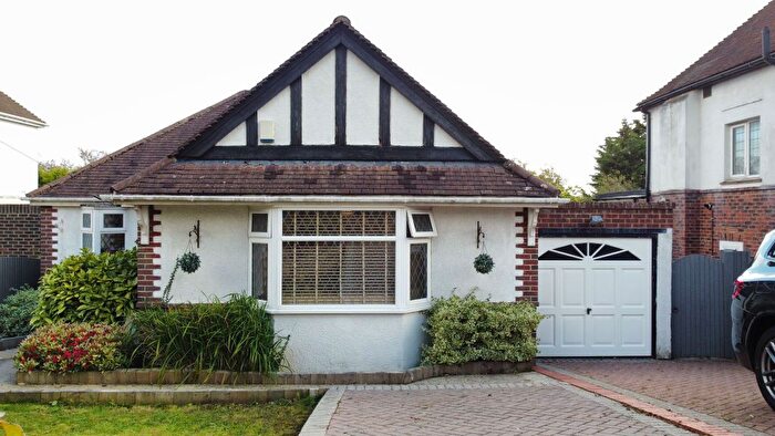 3 Bedroom Bungalow To Rent In Benfield Way, Hove, BN41