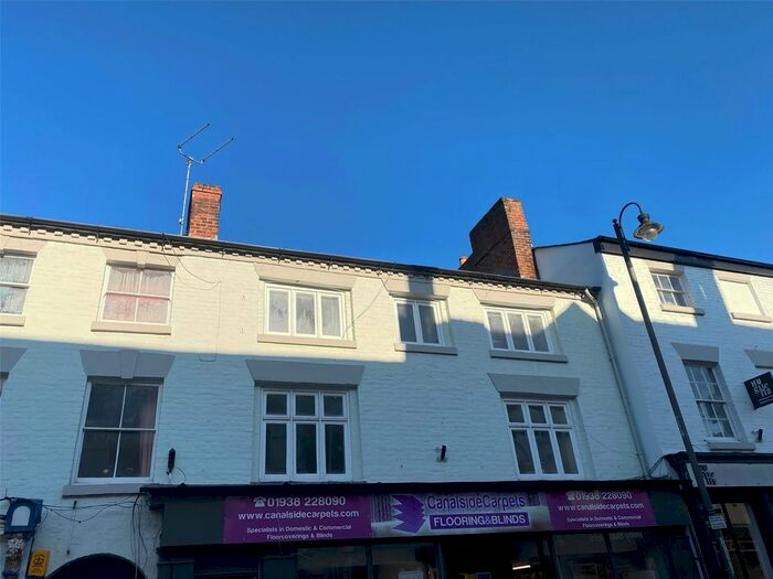 2 Bedroom Flat To Rent In Berriew Street, Welshpool, Powys, SY21