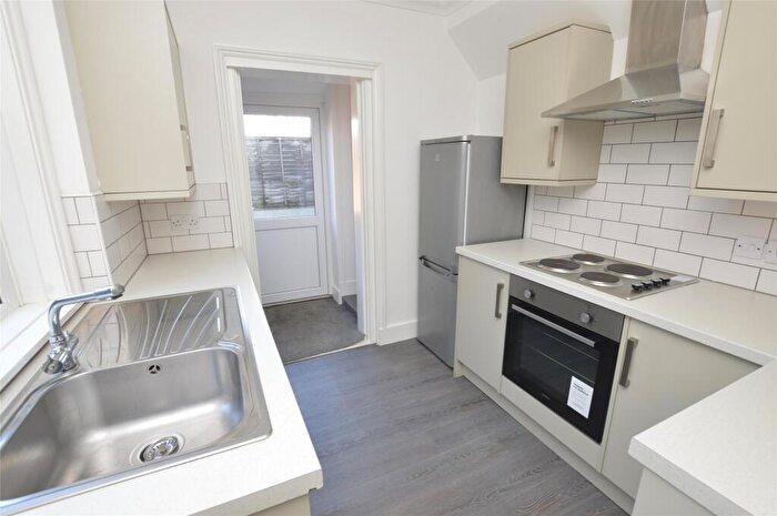 2 Bedroom End Of Terrace House To Rent In Sussex Road, South Croydon, Surrey, CR2