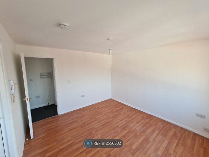 1 Bedroom Flat To Rent In St. James Way, Sidcup, DA14