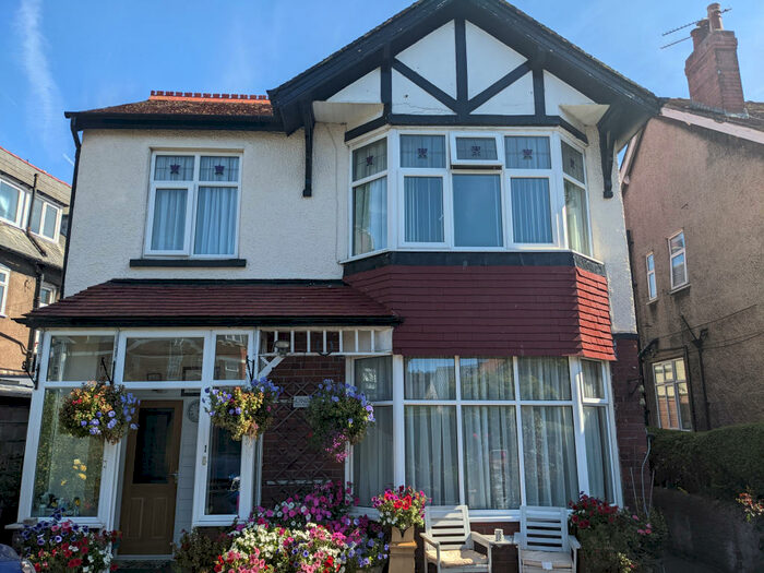 1 Bedroom Ground Flat To Rent In Kings Road, Colwyn Bay, LL29
