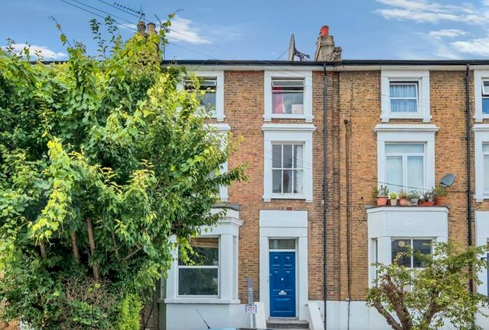 2 Bedroom Flat To Rent In St. Stephens Avenue, London, W12