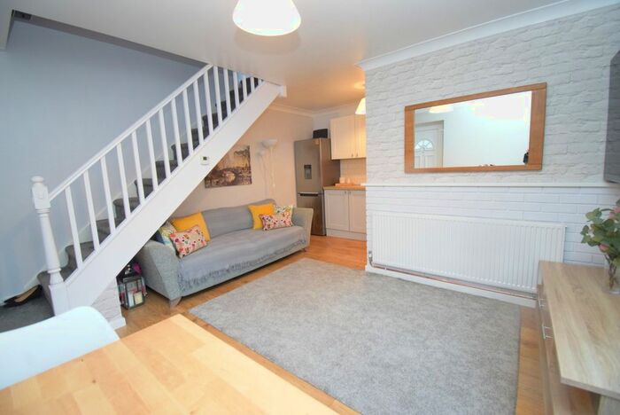 1 Bedroom End Of Terrace House To Rent In Moore Close, Slough, Berkshire, SL1