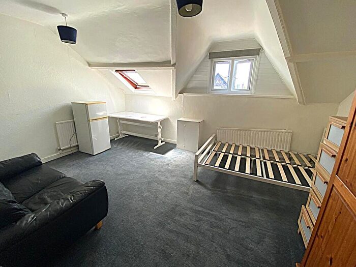 Studio To Rent In City Road, Cardiff(City), CF24