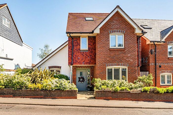 4 Bedroom Detached House For Sale In Upper Hale Road, Farnham, Surrey-, GU9