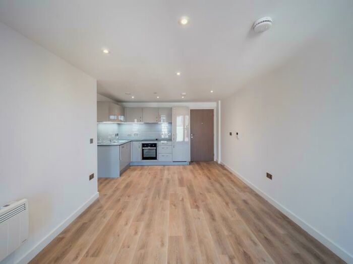 2 Bedroom Apartment To Rent In Flat :: The Quarters, M1