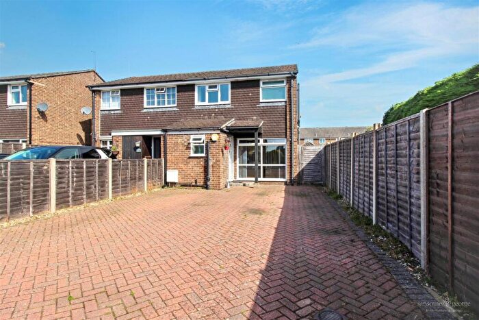 3 Bedroom Semi-Detached House For Sale In City Road, Tilehurst, Reading, RG31