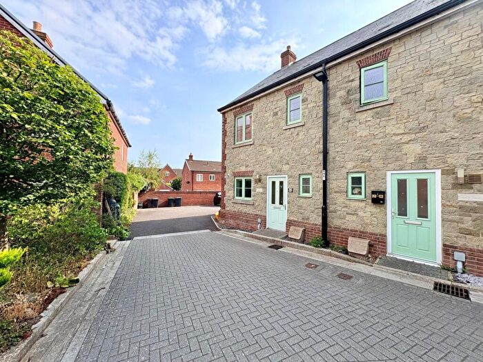 3 Bedroom House To Rent In Mead Way, Shaftesbury, Dorset, SP7