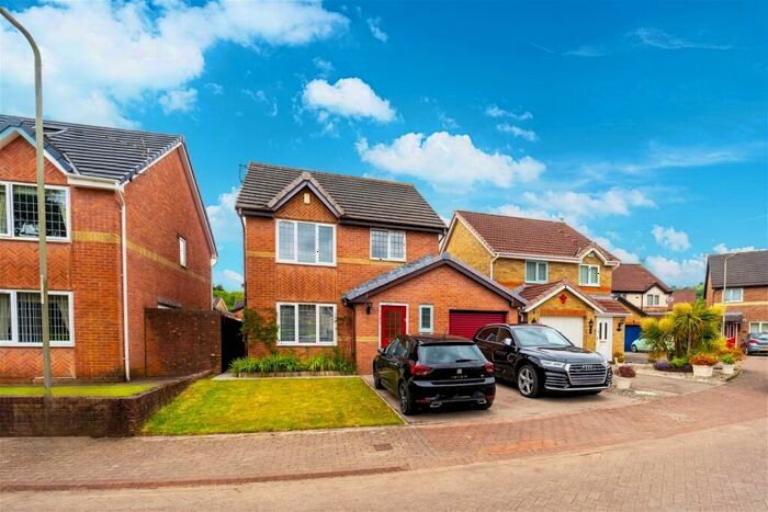 3 Bedroom Detached House For Sale In Bovil View, Machen, Caerphilly, CF83