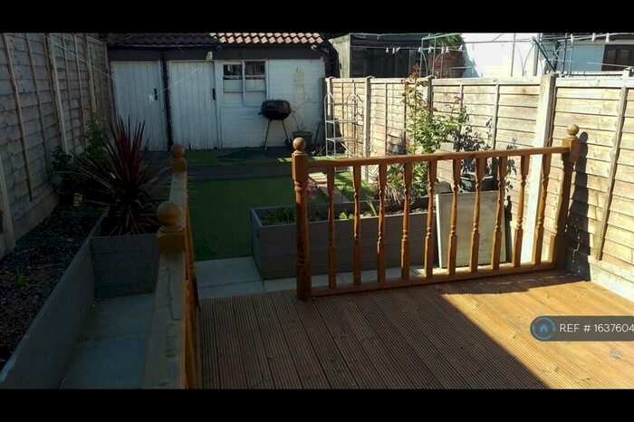 3 Bedroom Terraced House To Rent In Victoria Street, Hucknall, Nottingham, NG15