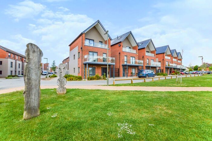 5 Bedroom Detached House To Rent In Jelley Way, Woking, Surrey, GU22