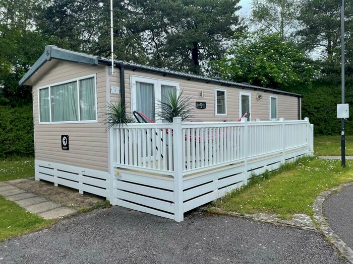 2 Bedroom Park Home For Sale In St. Leonards, Ringwood, BH24