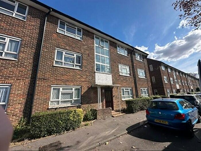 1 Bedroom Flat To Rent In Whalebone Lane South, Dagenham, London, RM8