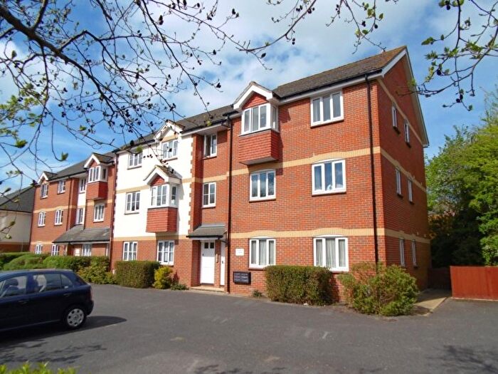 2 Bedroom Flat To Rent In Thames Court, Abingdon, OX14