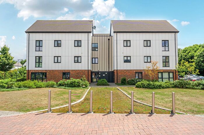2 Bedroom Flat For Sale In Nottingham Drive, Kings Hill, West Malling, ME19