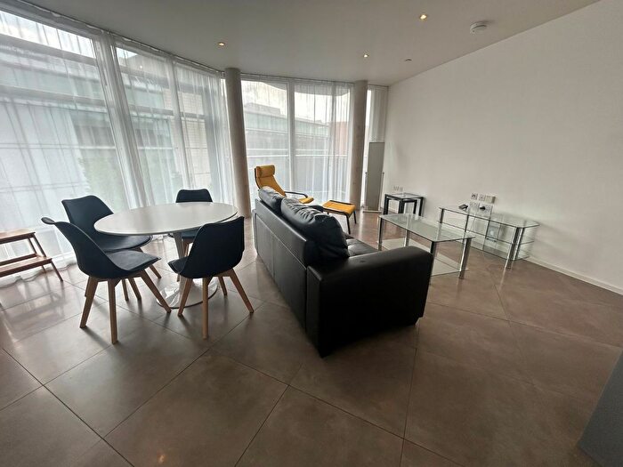 2 Bedroom Flat To Rent In Canal Street, Nottingham, Nottinghamshire, NG1