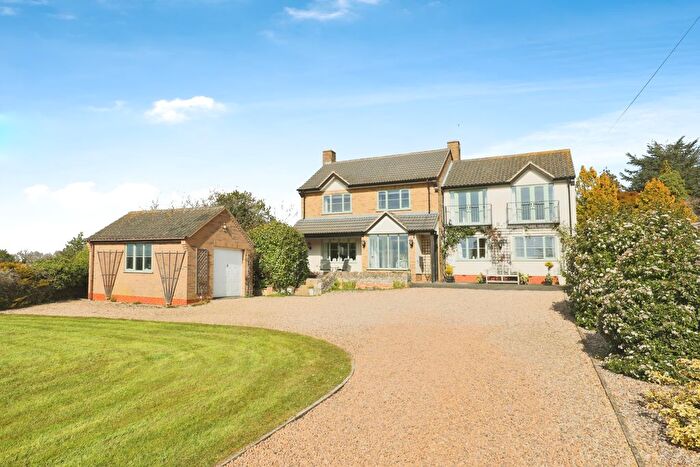 4 Bedroom Detached House For Sale In Murcot Turn, Broadway, Worcestershire, WR12