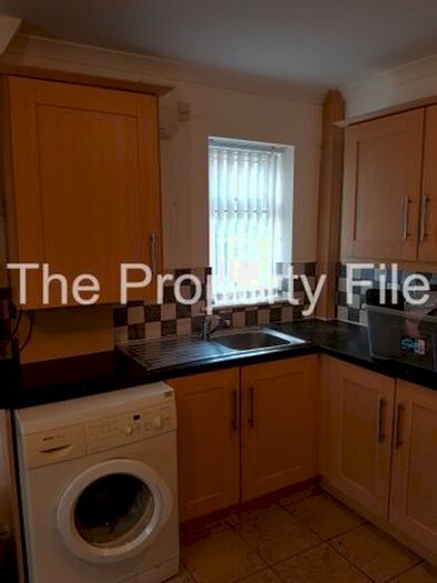 2 Bedroom Flat To Rent In Laindon Road, Victoria Park, M14