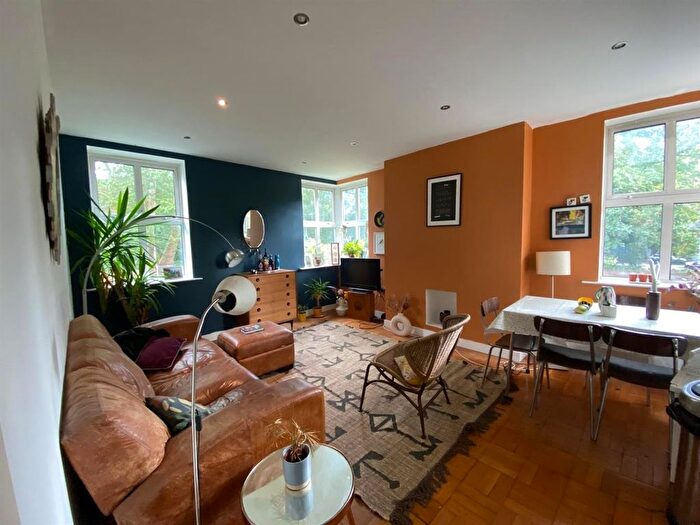 2 Bedroom Flat To Rent In Alexandra Road South, Chorlton Cum Hardy, Manchester, M16
