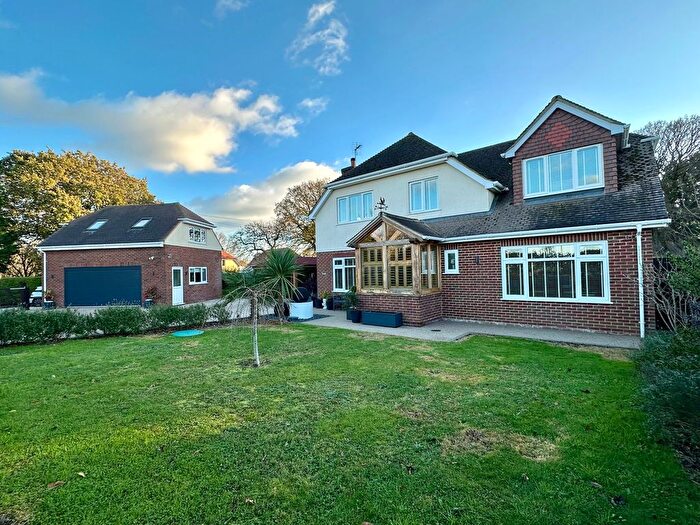 4 Bedroom Detached House For Sale In Sandhurst Lane, Bexhill-On-Sea, TN39