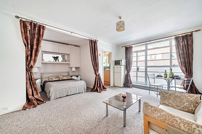 Studio For Sale In Sheen Road, Richmond, TW9