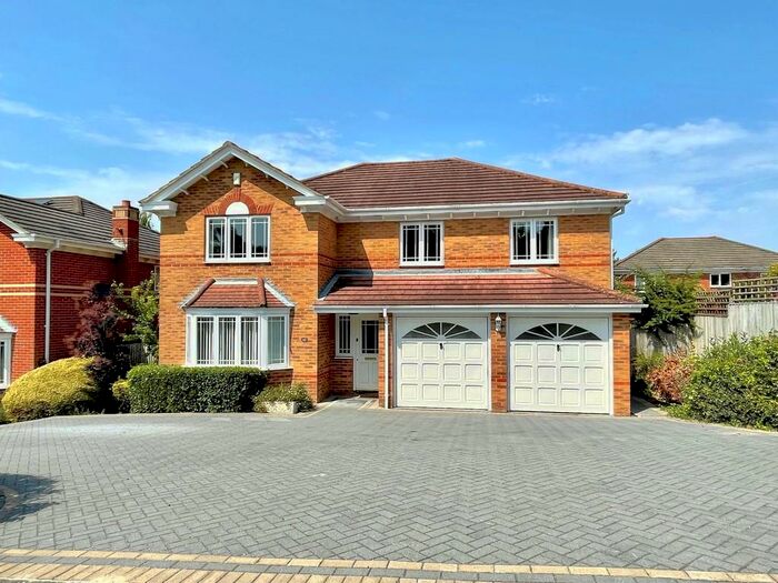 Houses for sale in Whiteley, Hampshire