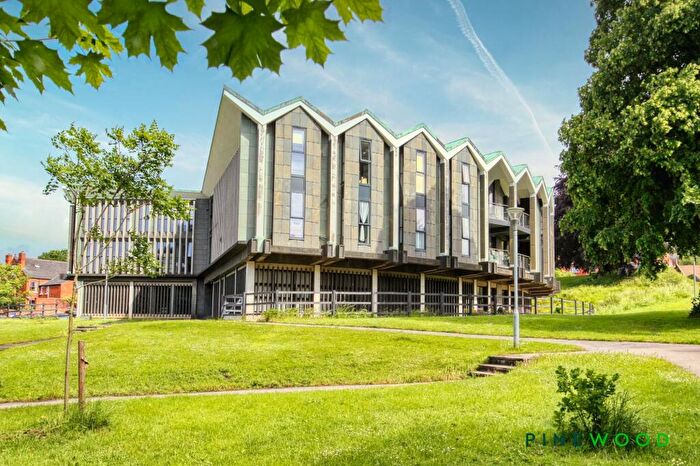 2 Bedroom Apartment For Sale In Knightsbridge Court, West Bars, Chesterfield, Derbyshire, S40