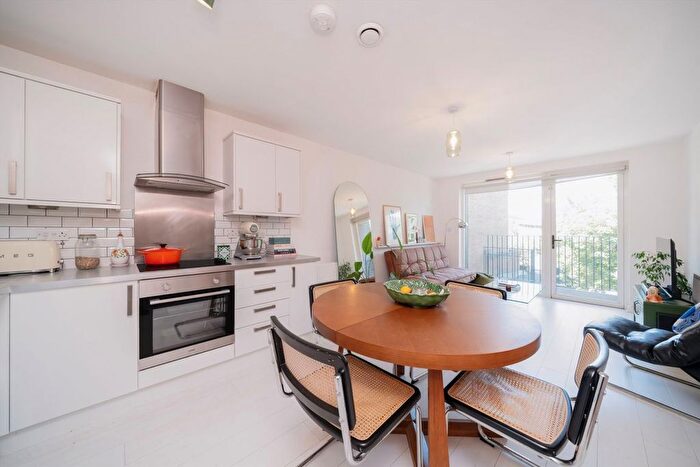 1 Bedroom Flat For Sale In Furrow Lane, Homerton, E9