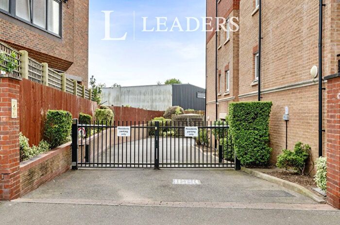 1 Bedroom Flat For Sale In Holmes Court, Medway Wharf Road, Tonbridge, TN9