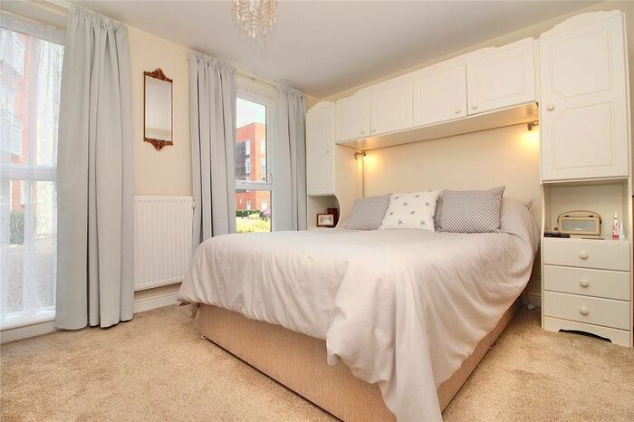 2 Bedroom Flat For Sale In Holman Court, Ipswich, Suffolk, IP2