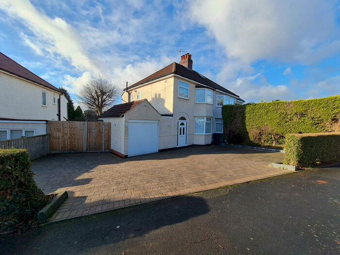 3 Bedroom Semi-Detached House To Rent In Kedleston Road, Hall Green, B28