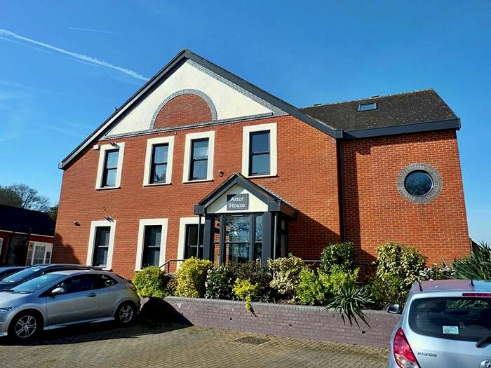 1 Bedroom Flat To Rent In Station Road, Bourne End, SL8