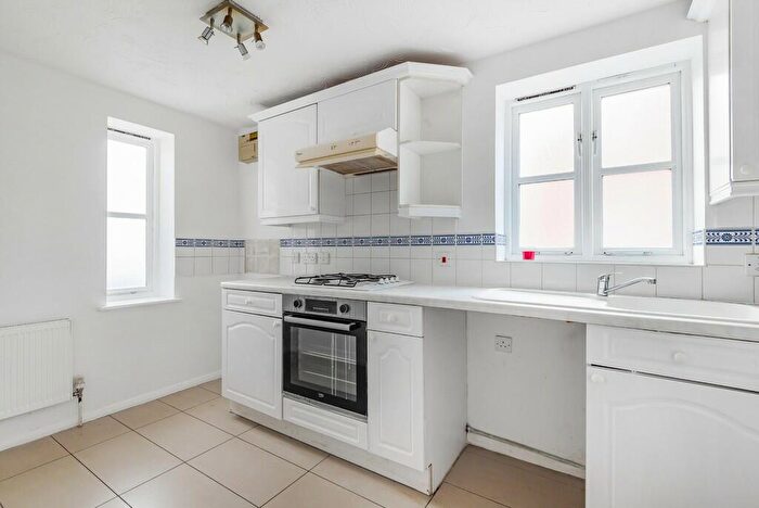 1 Bedroom Flat For Sale In Grifon Road, Grays, RM16