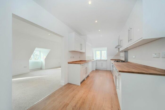 3 Bedroom Flat To Rent In Rosecroft Avenue, Hampstead, NW3