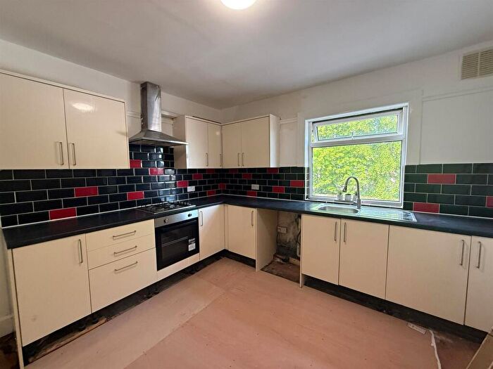 3 Bedroom House To Rent In Spacious Bed First Floor Flat Available Now! Netherton Road, Worksop, S80