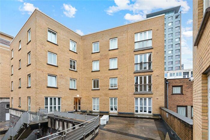 1 Bedroom Apartment For Sale In Coke Street, London, E1