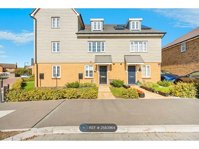 3 Bedroom Terraced House To Rent In Lakeside Drive, Wixams, Bedford, MK42