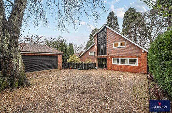 5 Bedroom Detached House For Sale In Silverbirches Lane, Aspley Heath, Bedfordshire, MK17