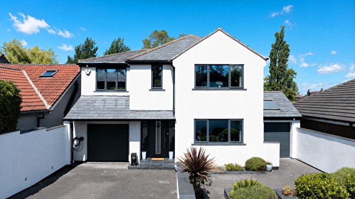 4 Bedroom Detached House For Sale In Farrar Lane, Adel, LS16