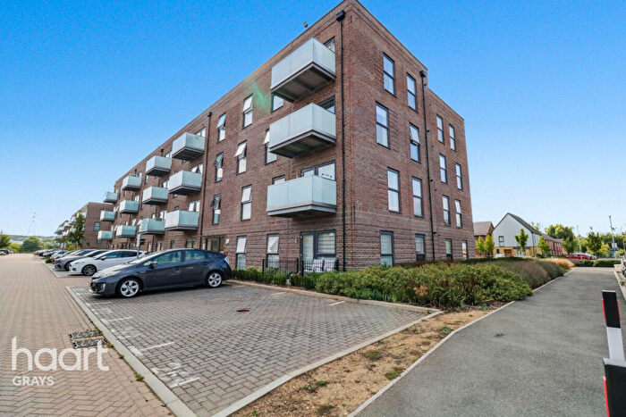 2 Bedroom Flat For Sale In Dovestone Close, Grays, RM20