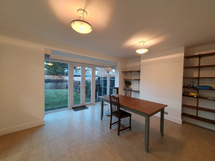 4 Bedroom House To Rent In Bramley Road, N14