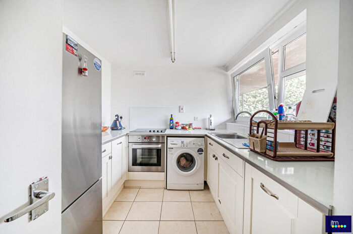 1 Bedroom Apartment For Sale In Levison Way, N19