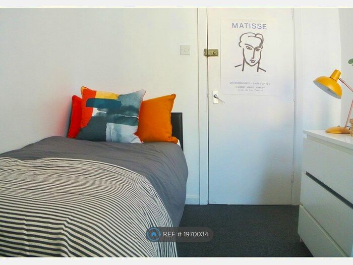 7 Bedroom Terraced House To Rent In College Road, Bangor, LL57