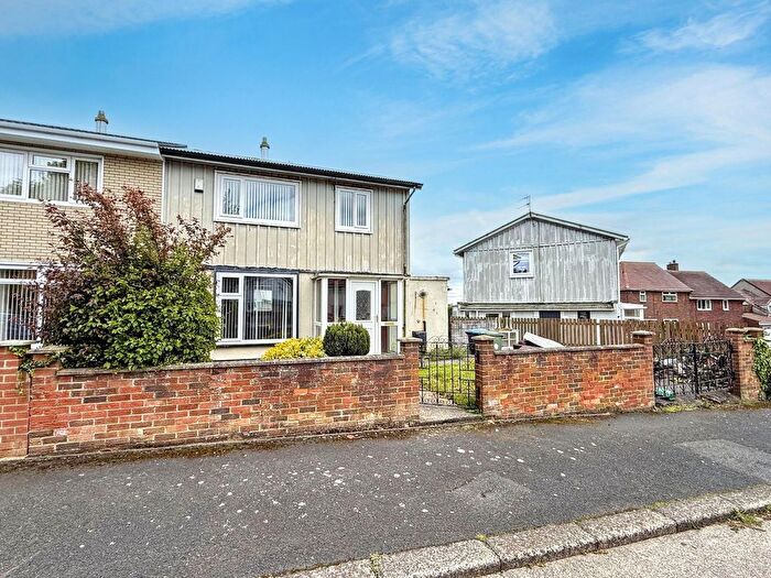 3 Bedroom Semi Detached House For Sale In Oak Road, Peterlee, SR8