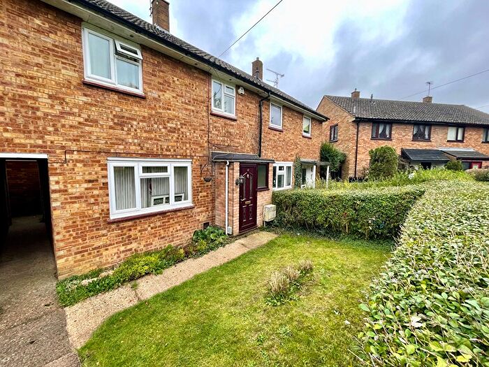 2 Bedroom Property To Rent In Bank Close, Luton, LU4