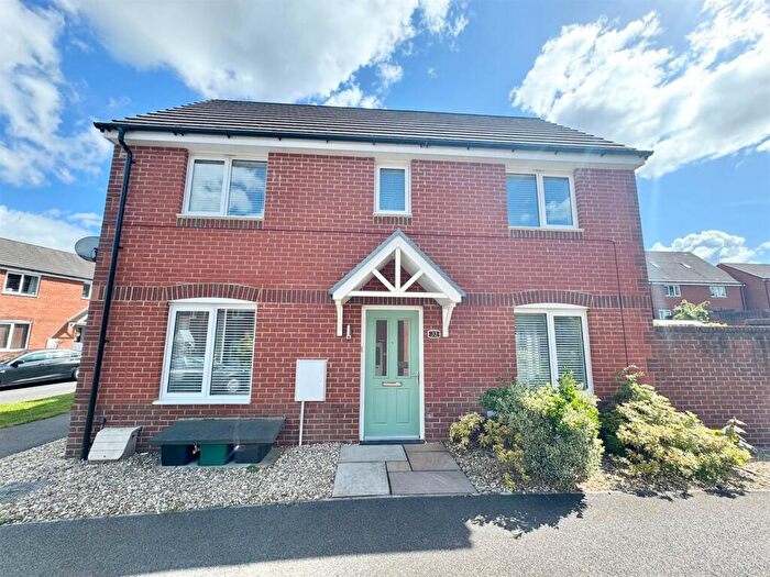 3 Bedroom Detached House For Sale In Gale Way, Tiverton, EX16